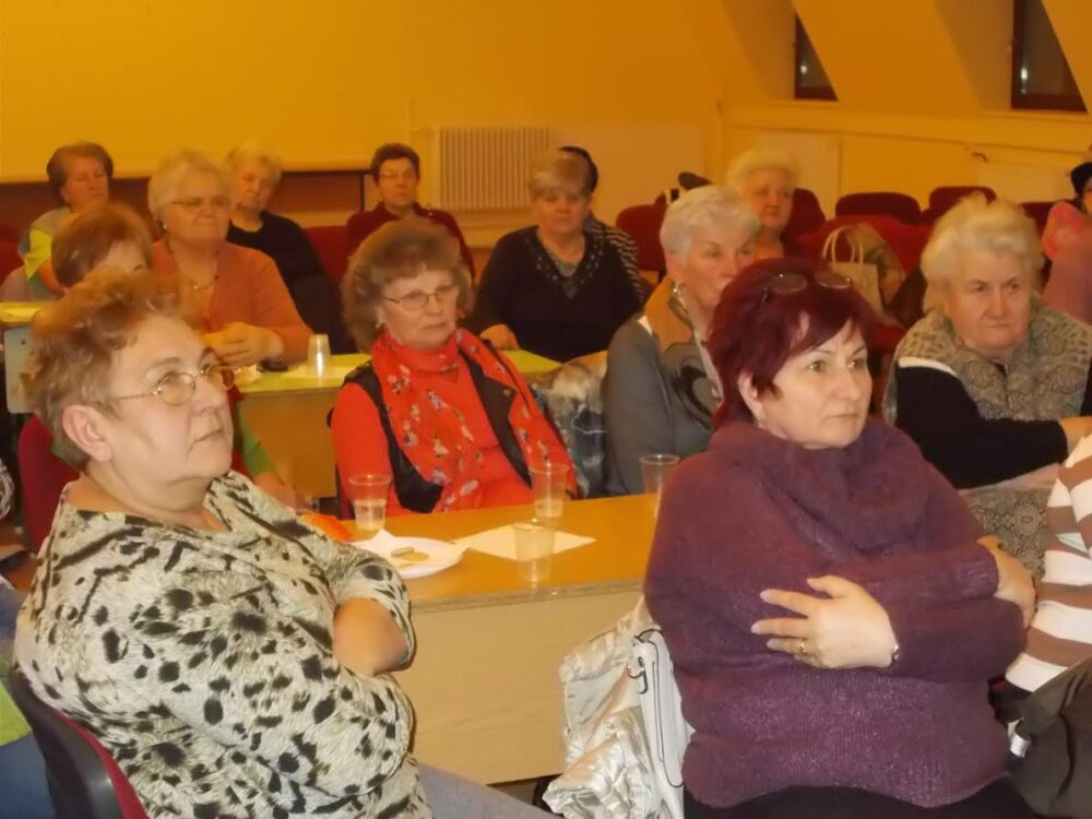 nyugdíjasok között