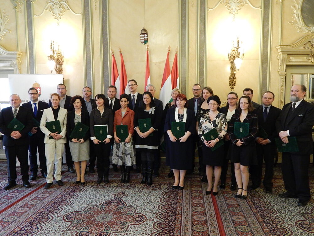 átadásra kerültek