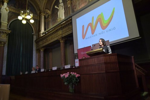 kilencmilliárd forintos