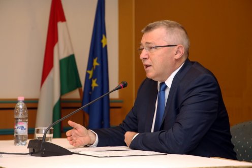 elindult a háztartási02