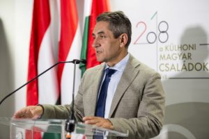 pályázatot hirdetnek